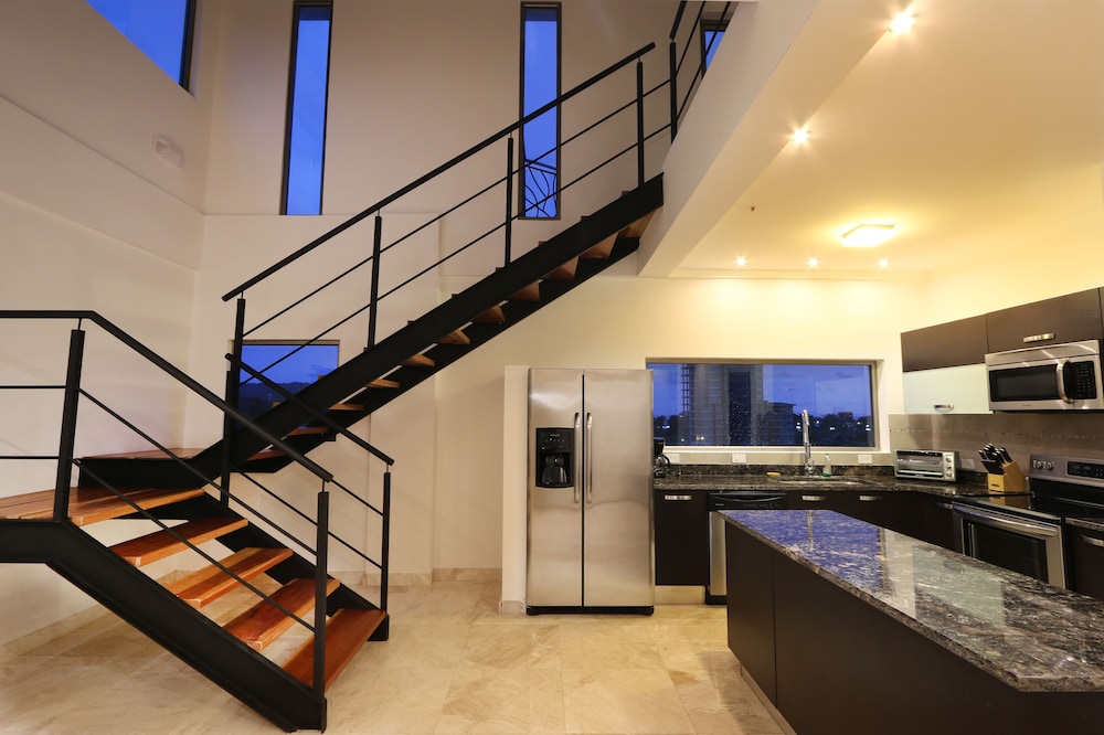Atlantic Ocean Penthouse, 3 Bedrooms, 3 Bathrooms, Kitchen & 1 plunge pool photo 3
