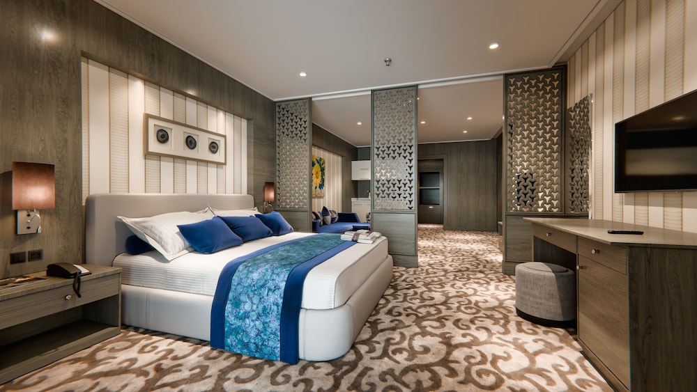 Deluxe Suite photo 2
