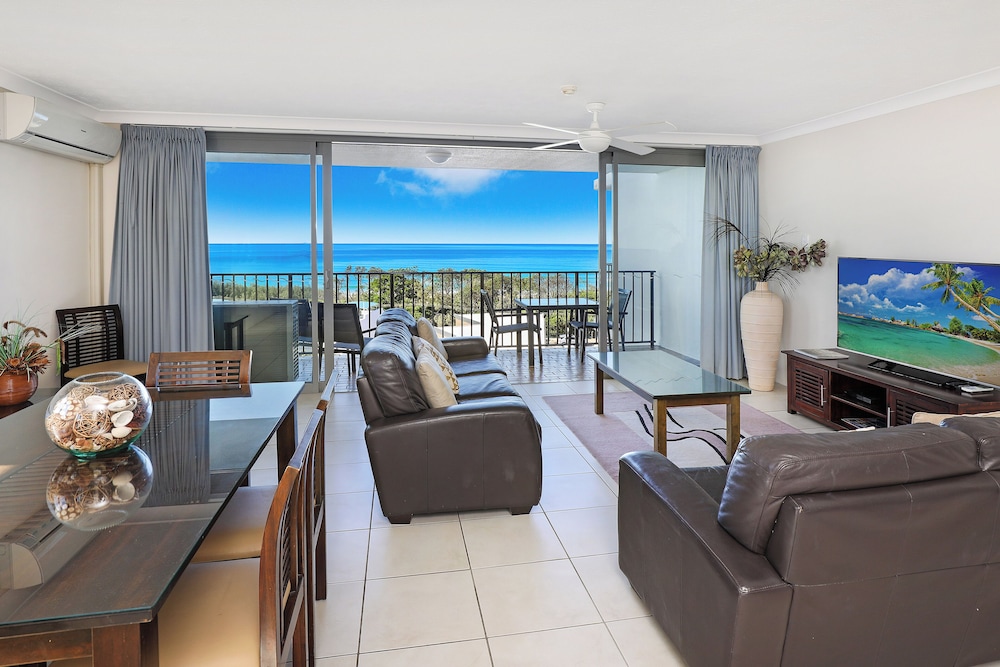 2 Bedroom Ocean View Budget Apartment photo 3