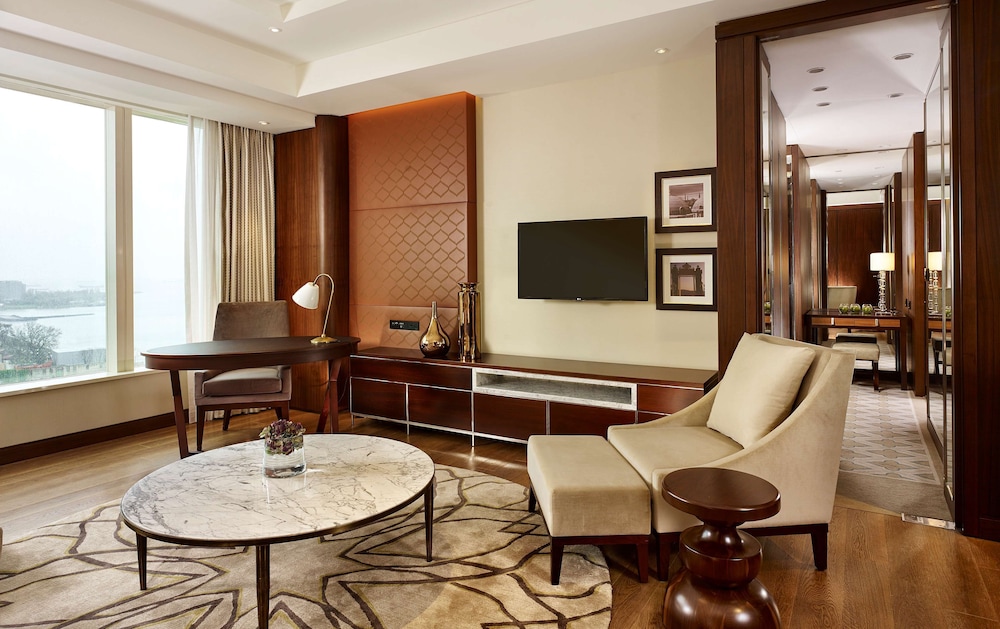 Suite, 1 King Bed