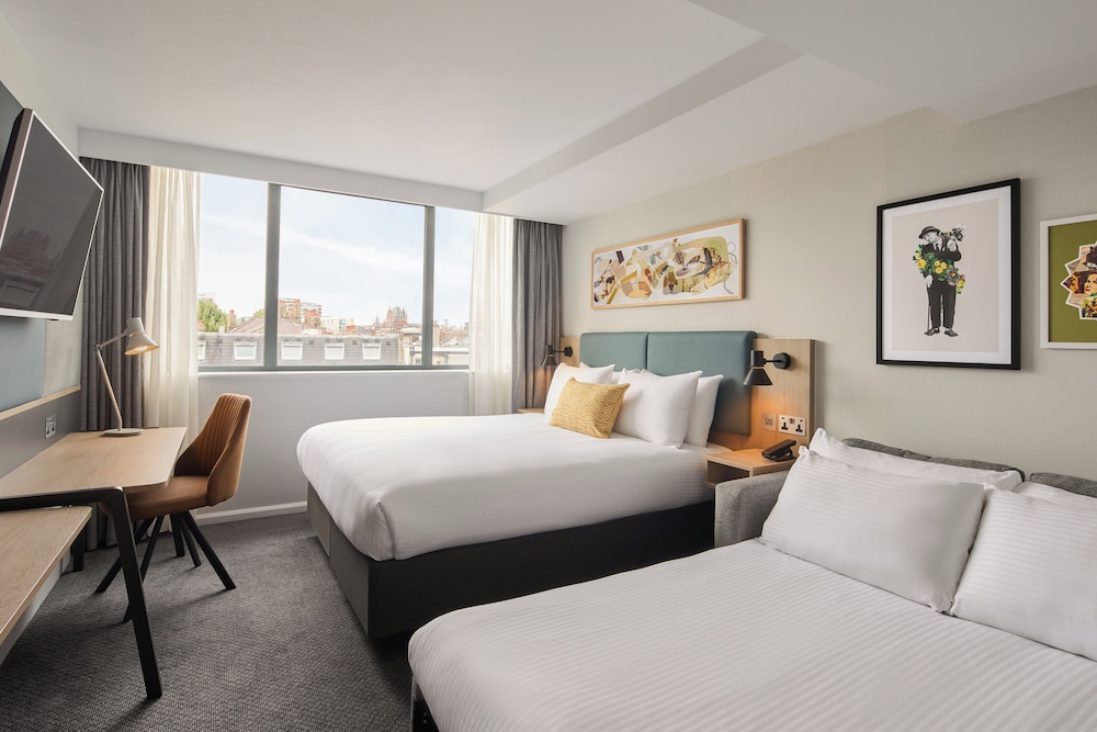 Premium Room, 1 King Bed with Sofa bed photo 1