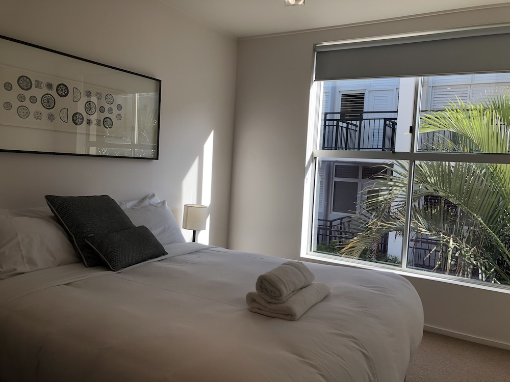 1 Bedroom photo 2