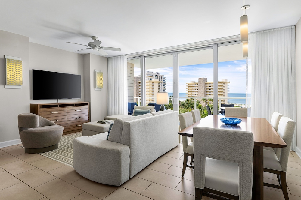 Villa, 2 Bedrooms, Poolside (Mobility Accessible, Roll-In Shower)