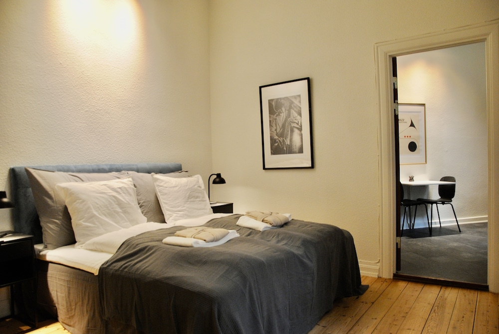 Deluxe Hotel Apartment photo 1