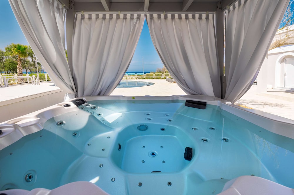 Grand Villa thumbnail 6
