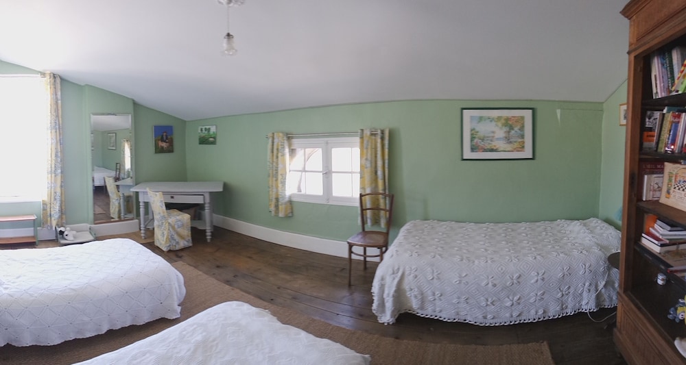 Classic Triple Room photo 2