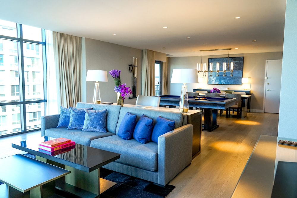 Suite, 1 King Bed (Anchor) thumbnail 6
