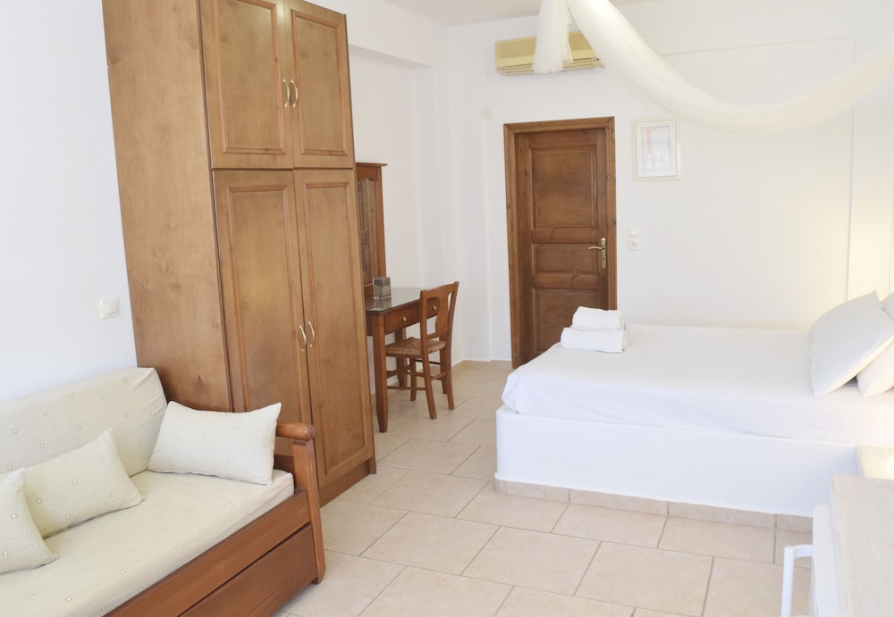 Standard Double Room - Photo 4