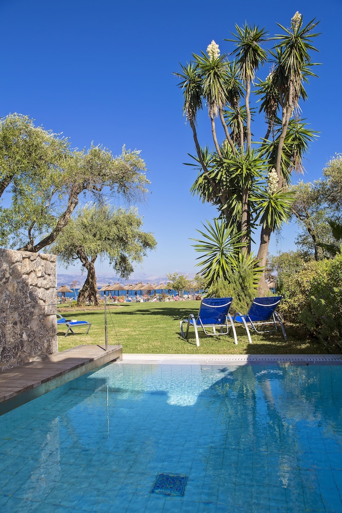 Junior Suite, Private Pool, Beachfront - Photo 3