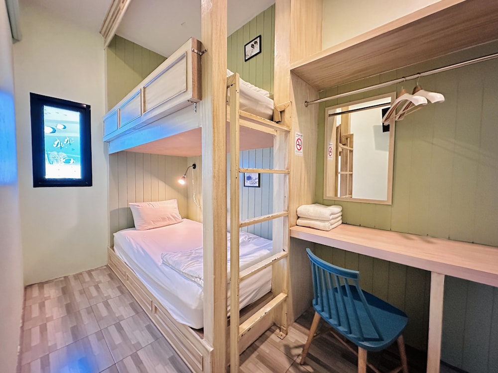 Private Bunk Bed With Shared Bathroom