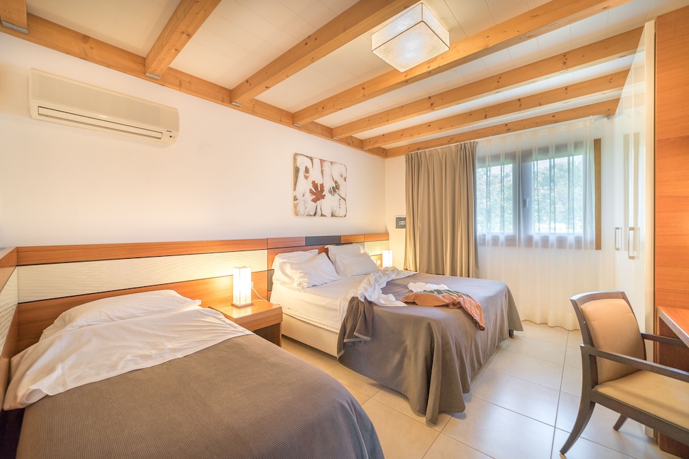 Suite, 1 Bedroom, Kitchenette (beach access included)