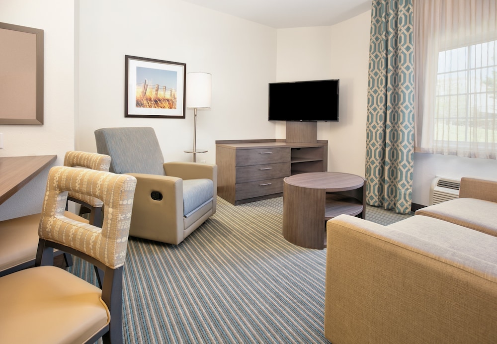 Suite, 1 Bedroom - Photo 2