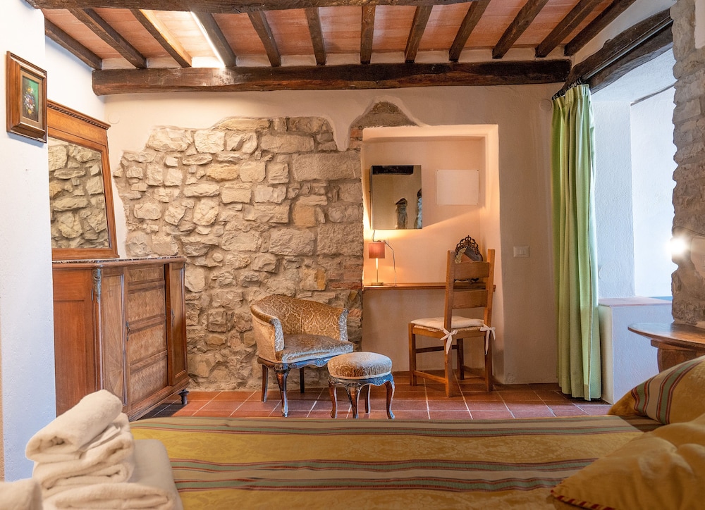 Borgo Junior Suite private garden/Terrace - Photo 3
