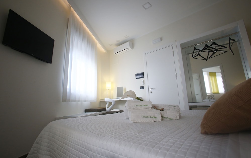 Deluxe Double or Twin Room, Sea View photo 3