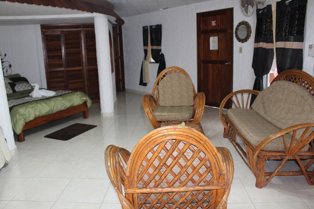 Jr. Suite con Balcón, 4pax, Vista a la piscina photo 3