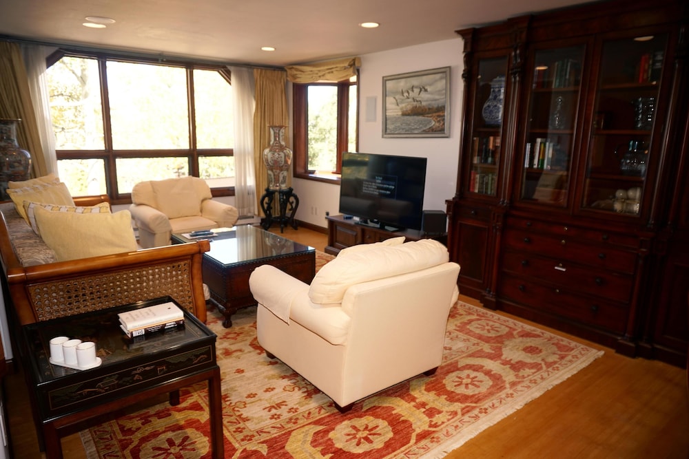 Condo, Multiple Beds (Woodrun V Town House)