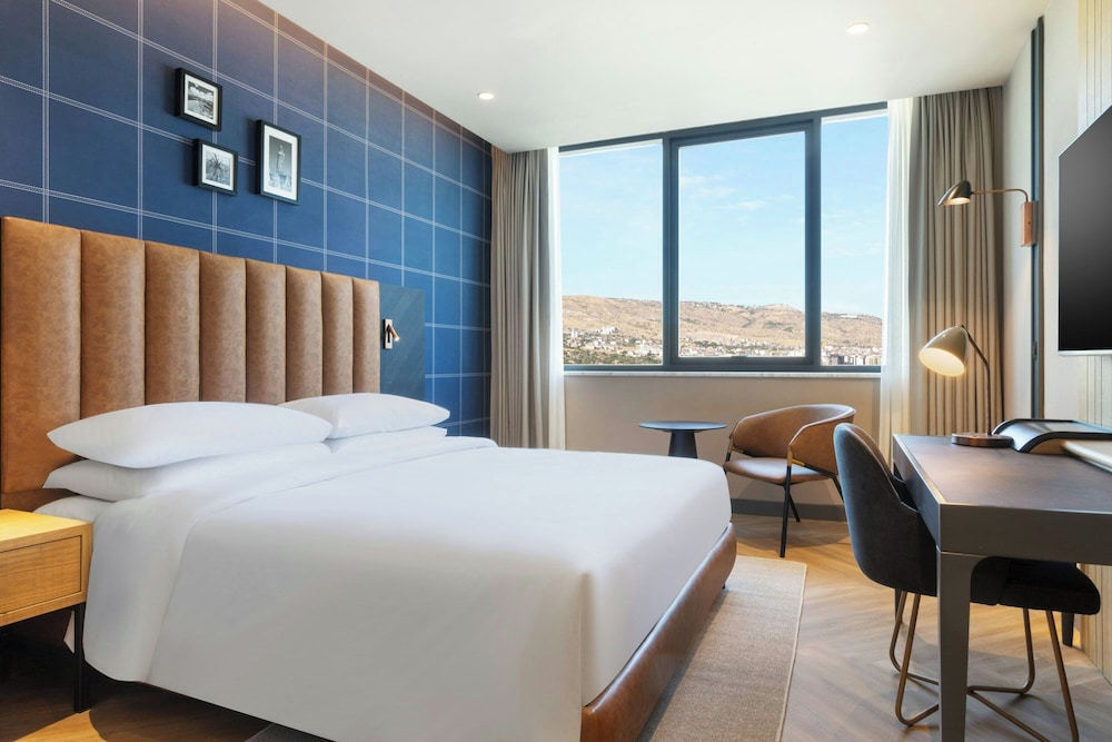 Traditional Room, 1 King Bed, City View