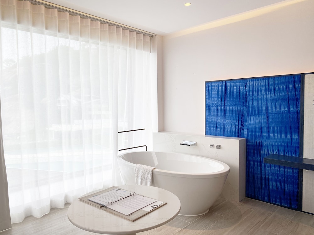 Oceanfront King - Photo 1