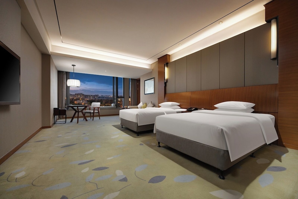 Deluxe Triple Other View Room