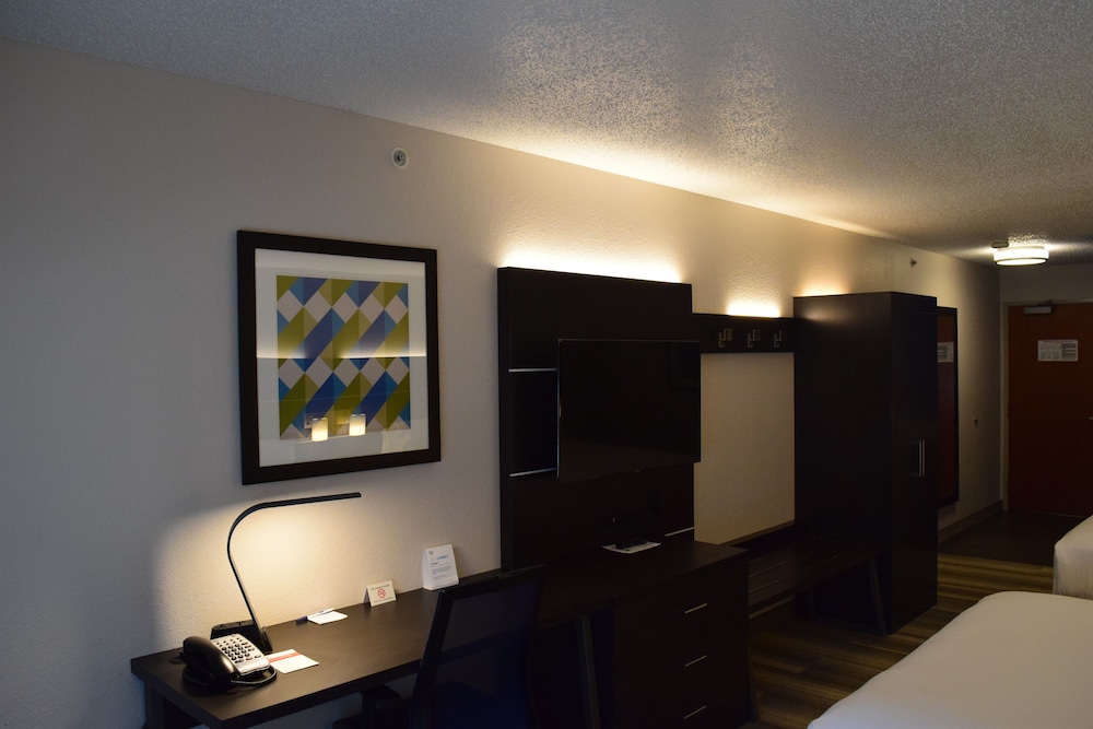 Standard Room, 2 Queen Beds - Photo 2