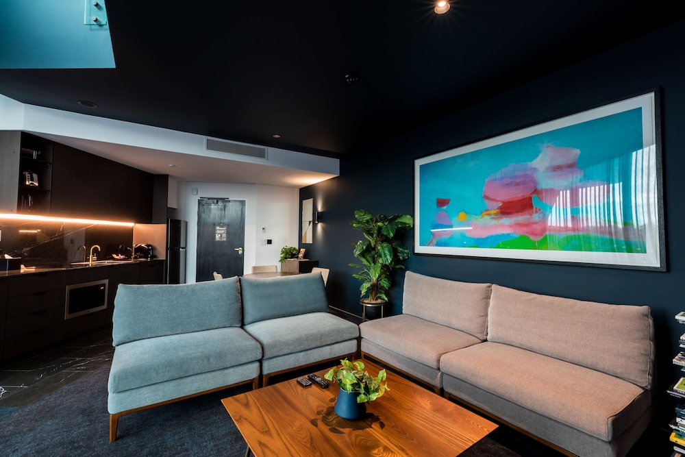 Sky Penthouse