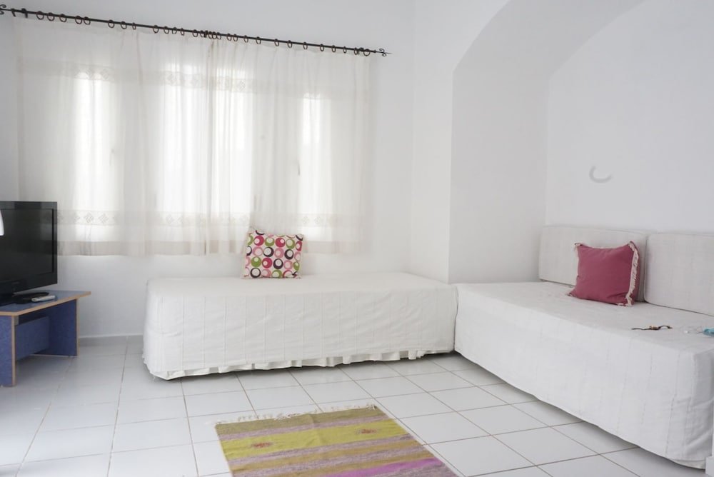 Standard Suite, Garden View - Photo 4