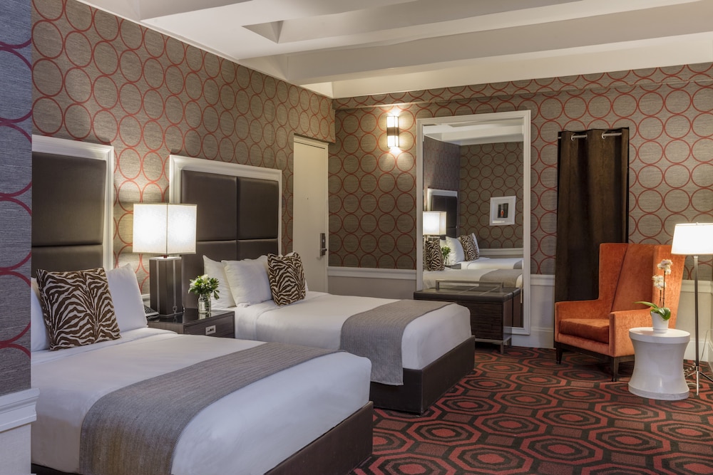 Junior Suite (2 Double Beds) photo 3