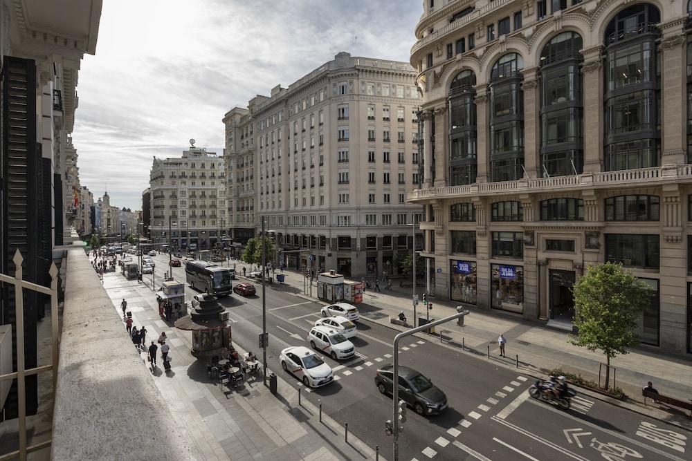 Quadruple Room, Gran Via View photo 2