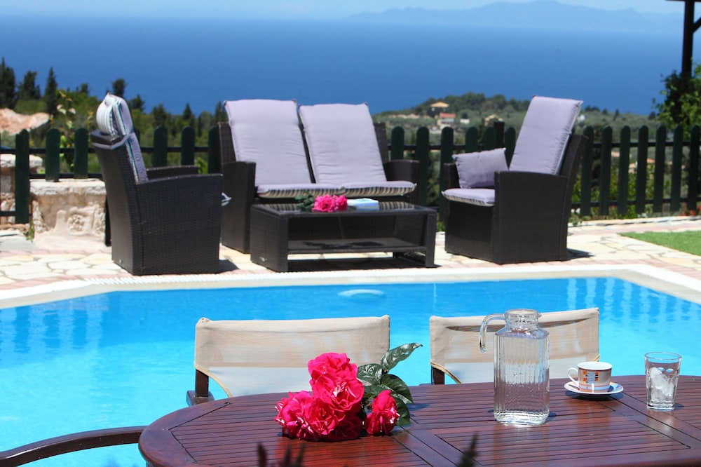 Family Villa, 3 Bedrooms, Private Pool, Sea View (Evelyn) photo 1