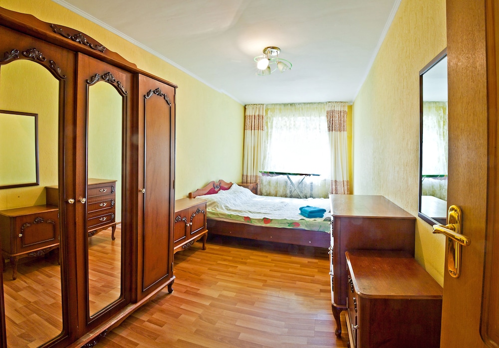 Family Apartment, 1 Bedroom, Balcony (83A Kunaev St.) photo 1