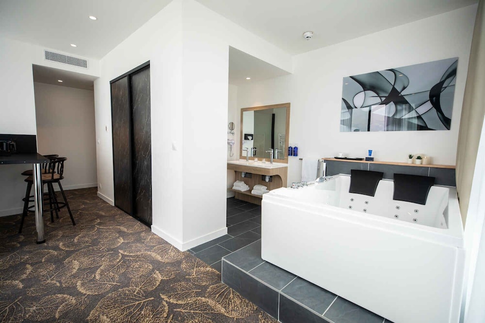 Suite, Sea View - Photo 4