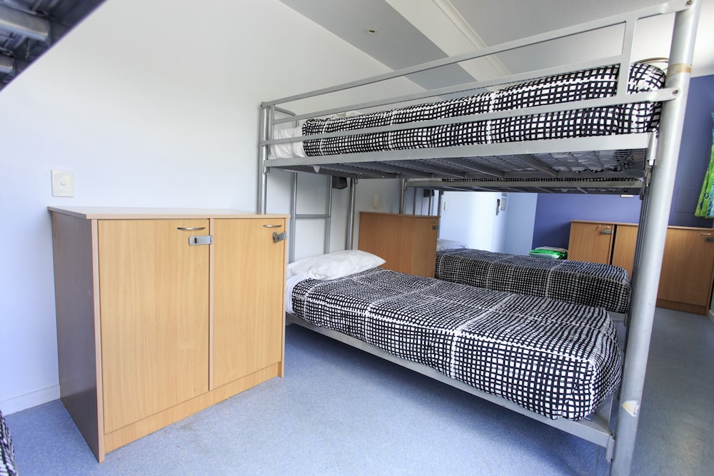 Bed in 6 Share Female Dormitory