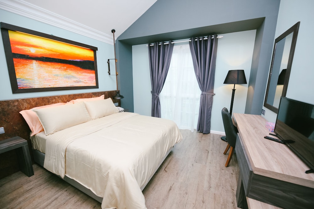 Family Suite, Multiple Beds, Non Smoking photo 3