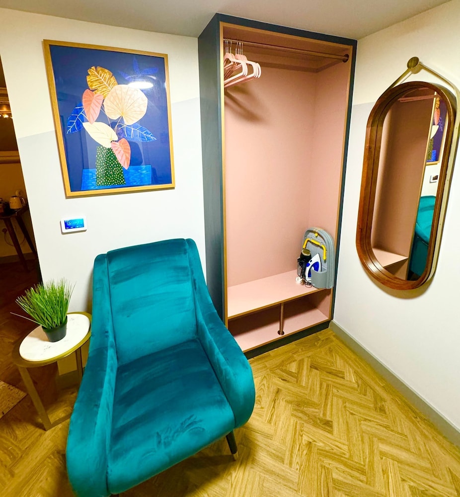 Deluxe Suite, Ensuite photo 3