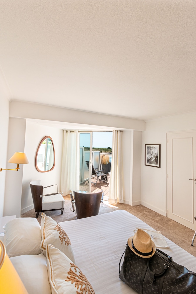 Double or Twin Room, Balcony, Sea View photo 2