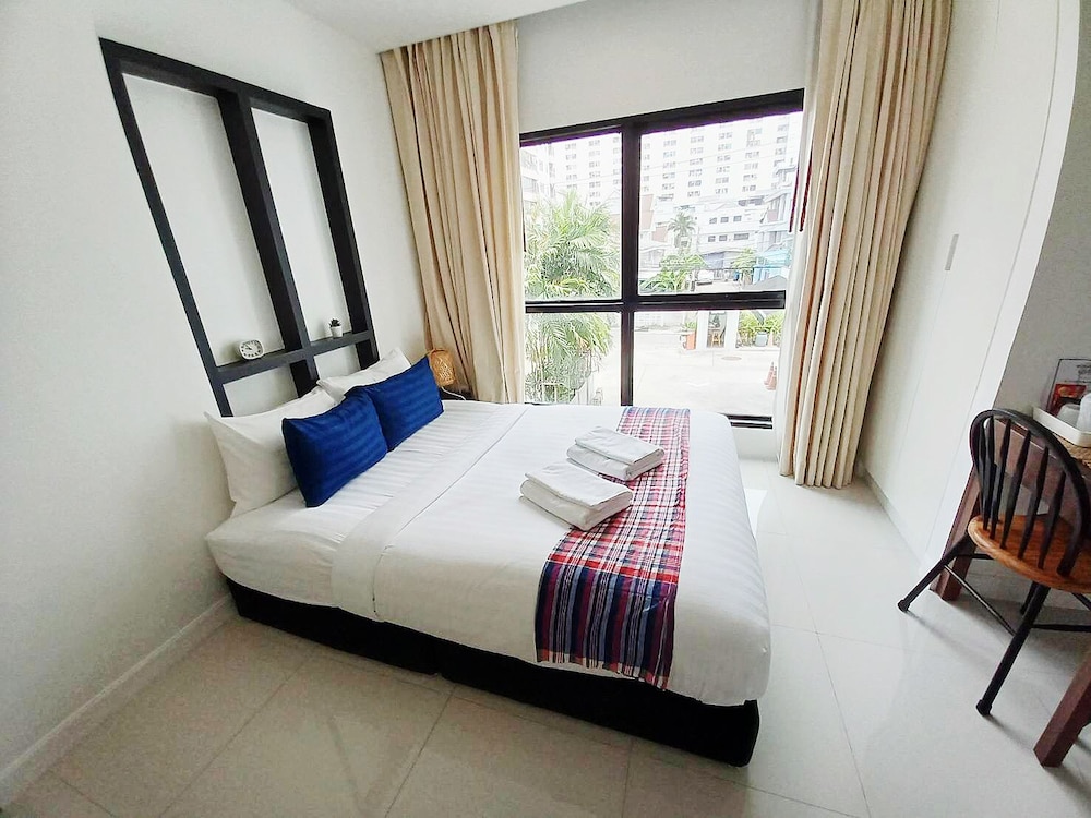 Standard Apartment, 1 Queen Bed photo 2