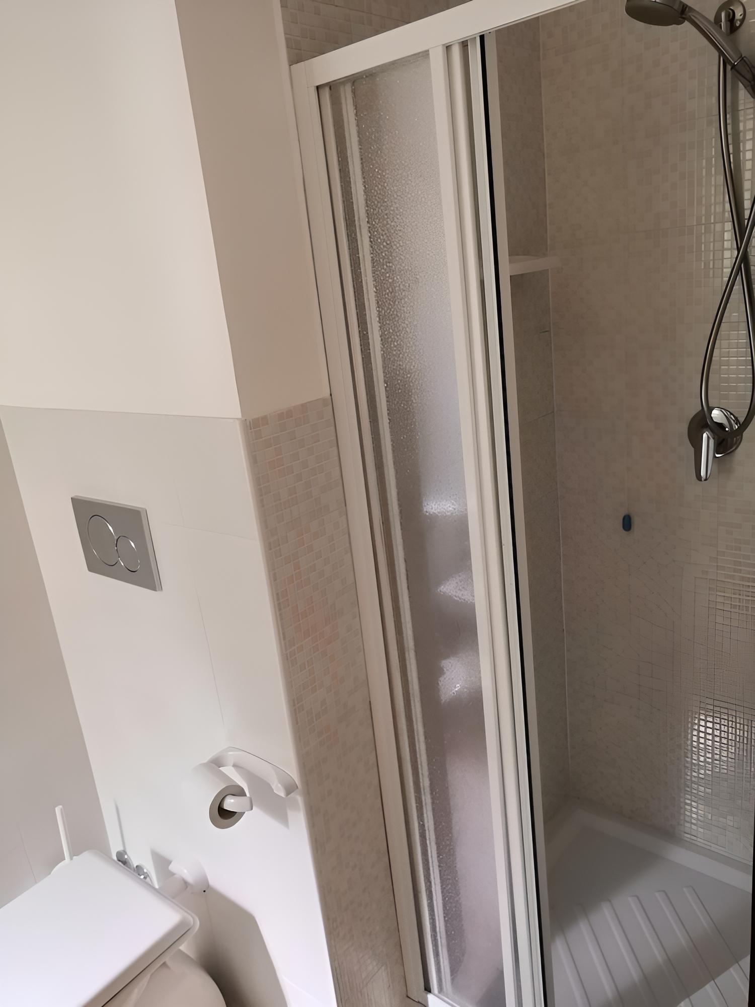 Double Room - Photo 8