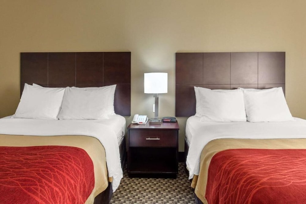 Standard Room, 2 Queen Beds, Non Smoking - Photo 4