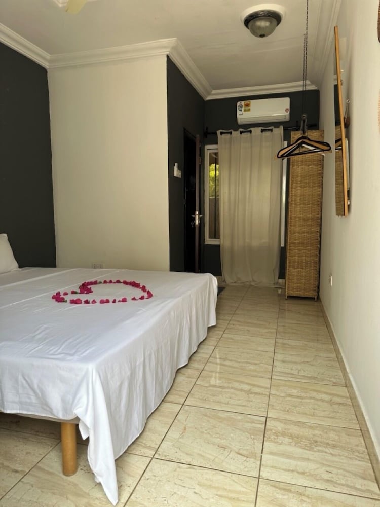 Basic Single Room, Garden View photo 1