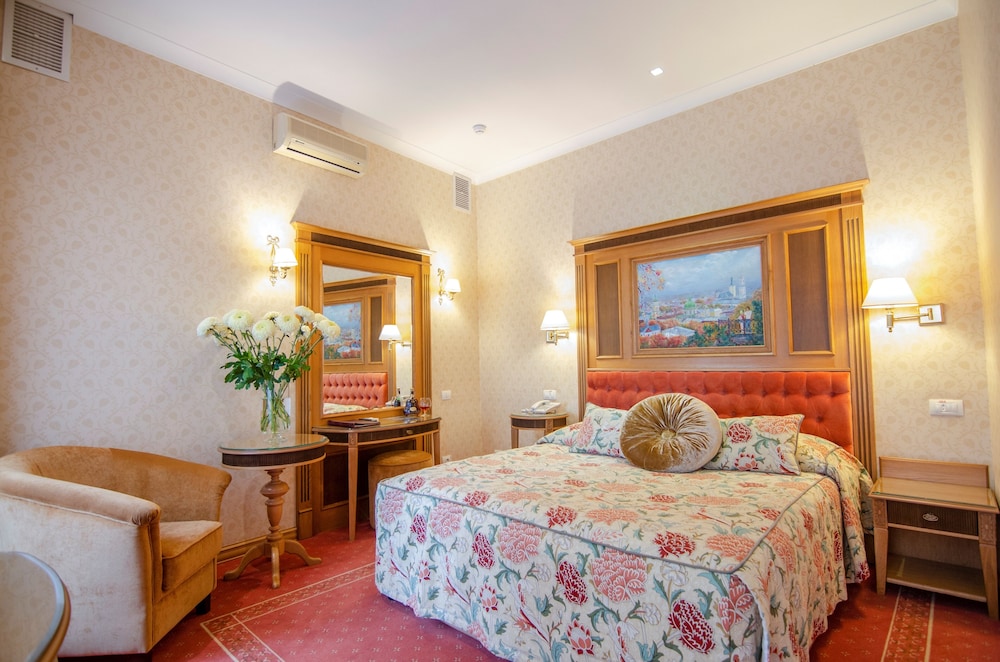 Luxury Suite photo 1