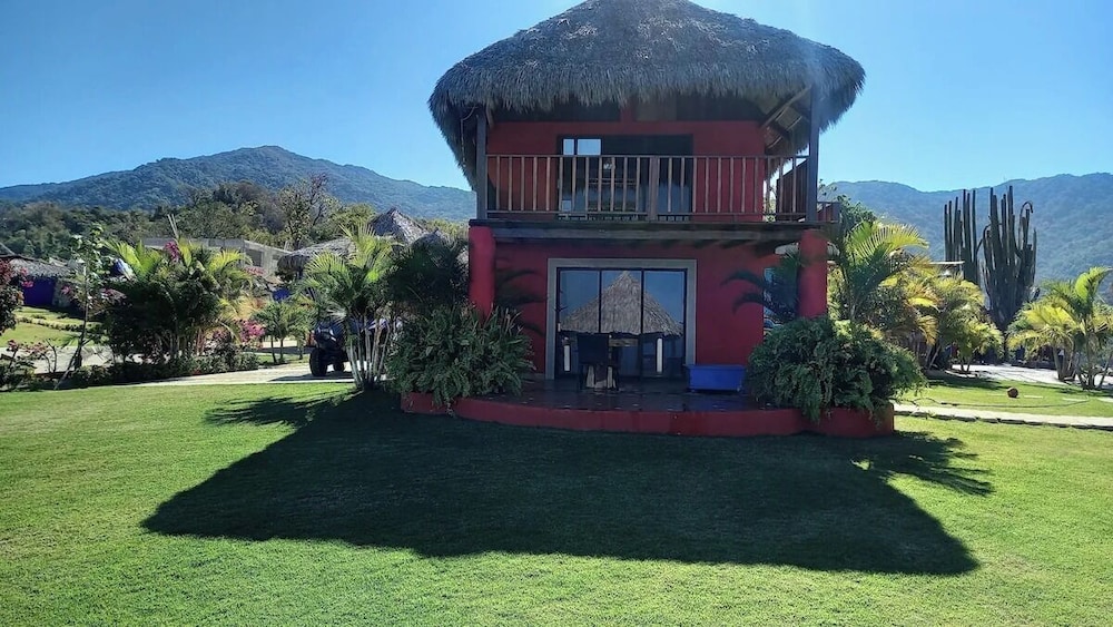 Basic Villa photo 2