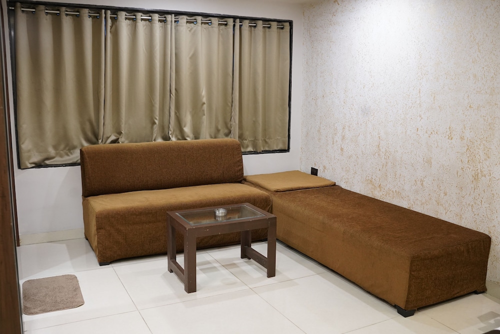 Executive Room - Photo 3