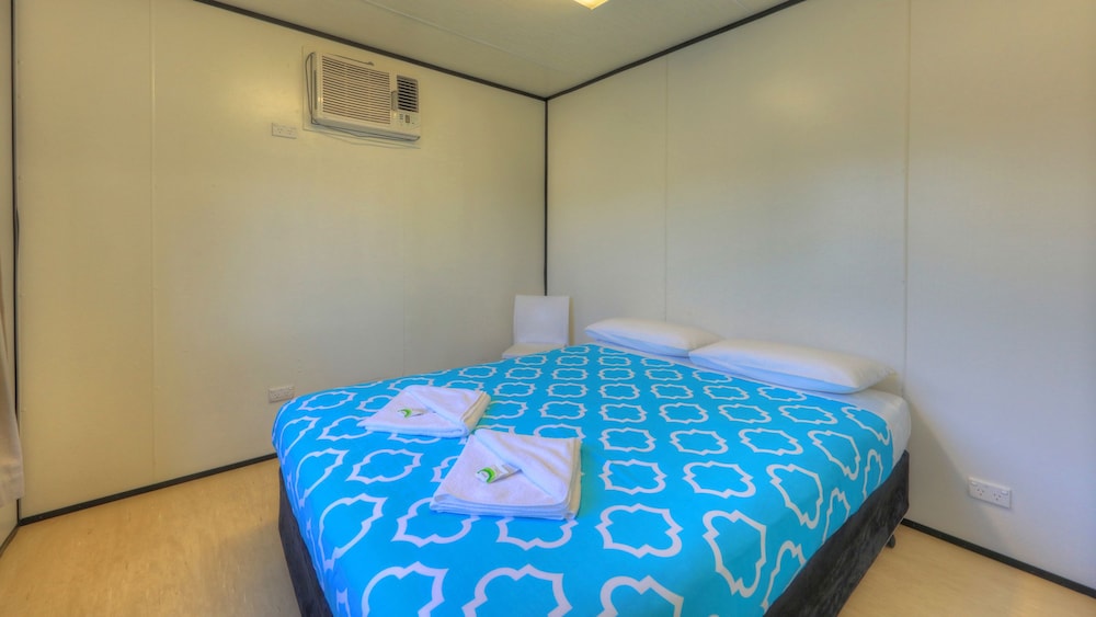 Redpoint Villa - 4 Berth - No Pets Allowed budget cabin photo 2