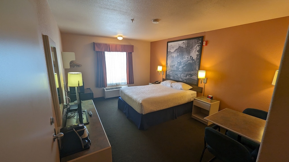 Room, 1 Queen Bed, Accessible, Non Smoking (Bathtub w/ Grab Bars) - Photo 9