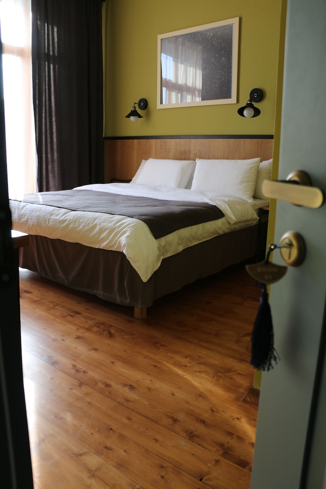Basic Double Room Single Use, 1 Bedroom, Non Smoking photo 3