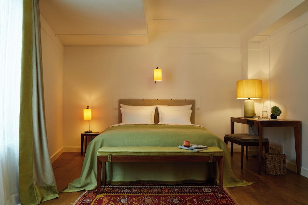 Single Room, Courtyard View