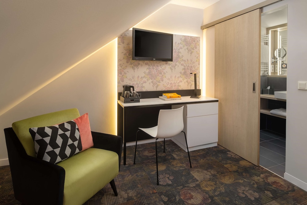 Business double room city side