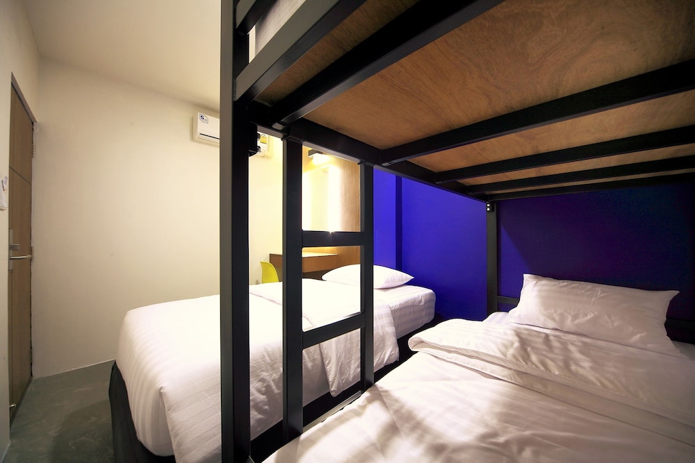 Triple Room with Shared Bathroom photo 2