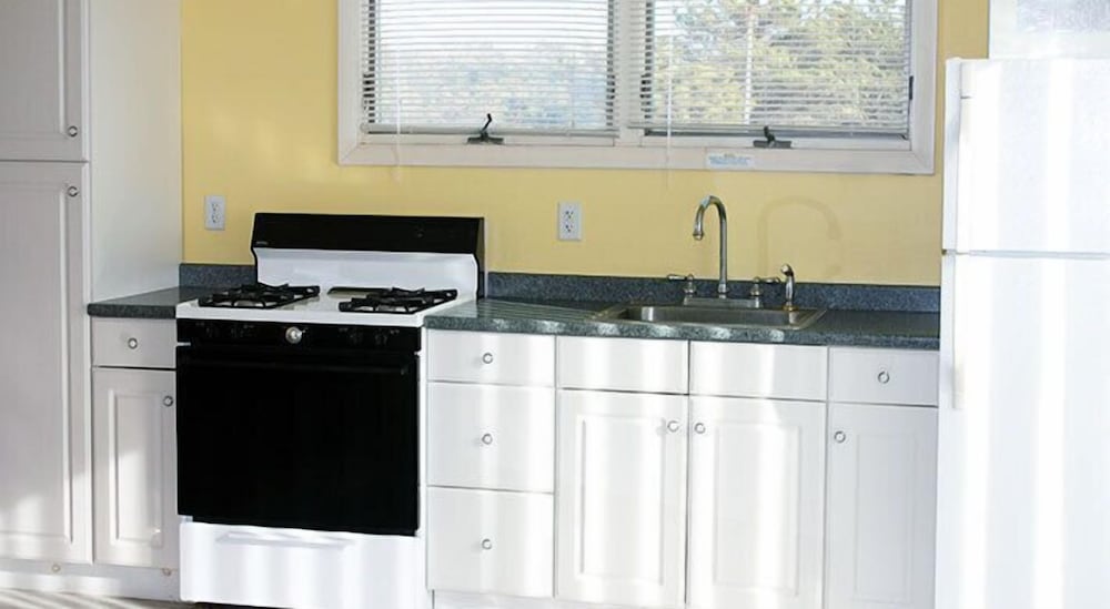 Deluxe Room  Kitchenette / Private Balcony 1 King Bed & 1 Sofabed photo 3