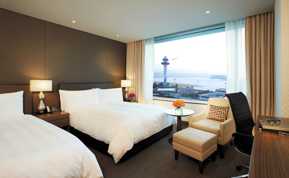 Deluxe Family Twin Room, Airport View, Special Price (Ott, High Floor) - Photo 6